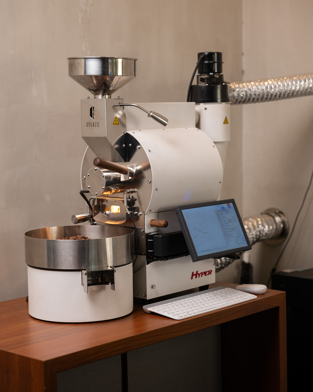 Full Rubasse + Hyper rig on a single café-friendly cabinet