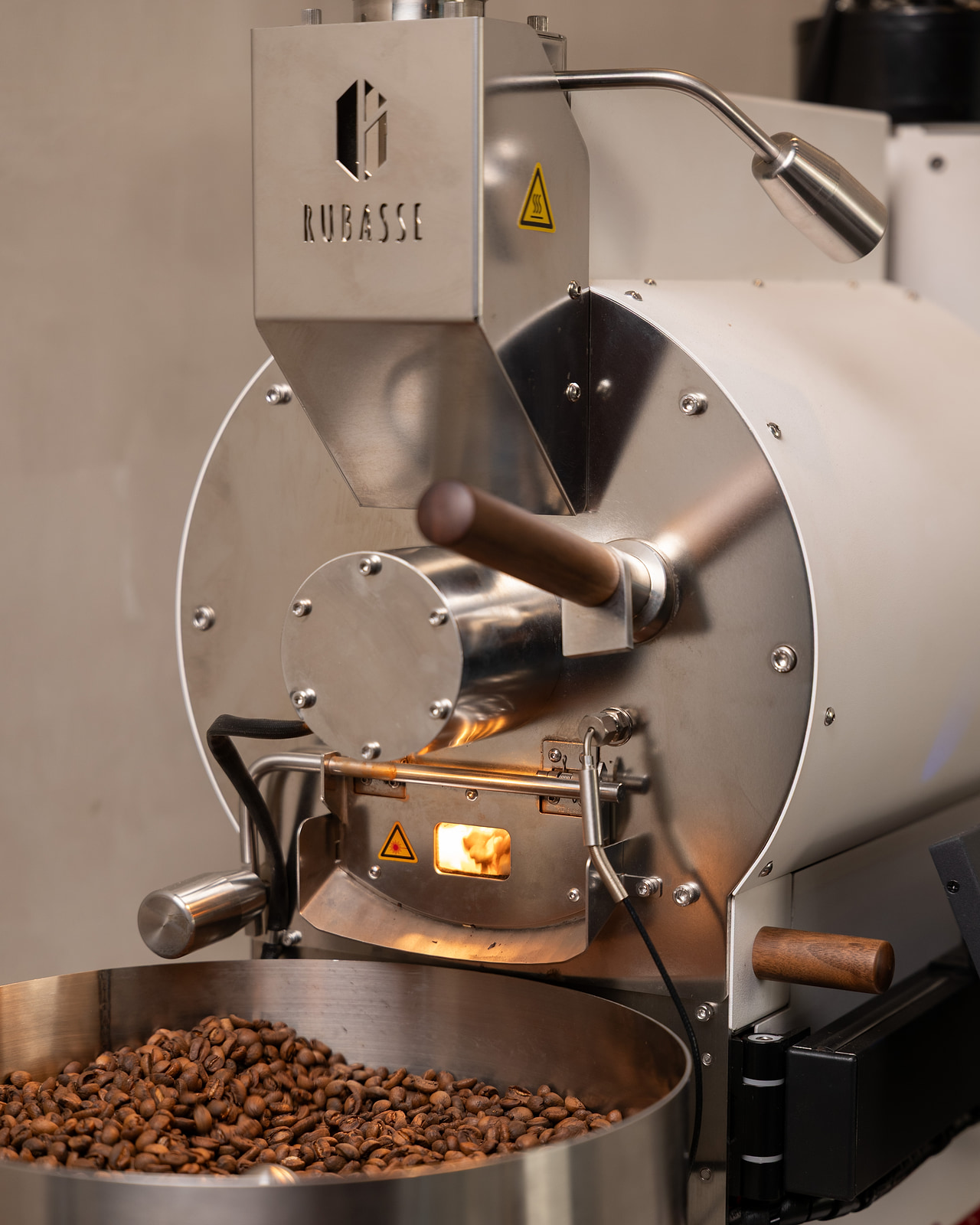 Rubasse Hyper 1.2 kg roaster paired with its controller