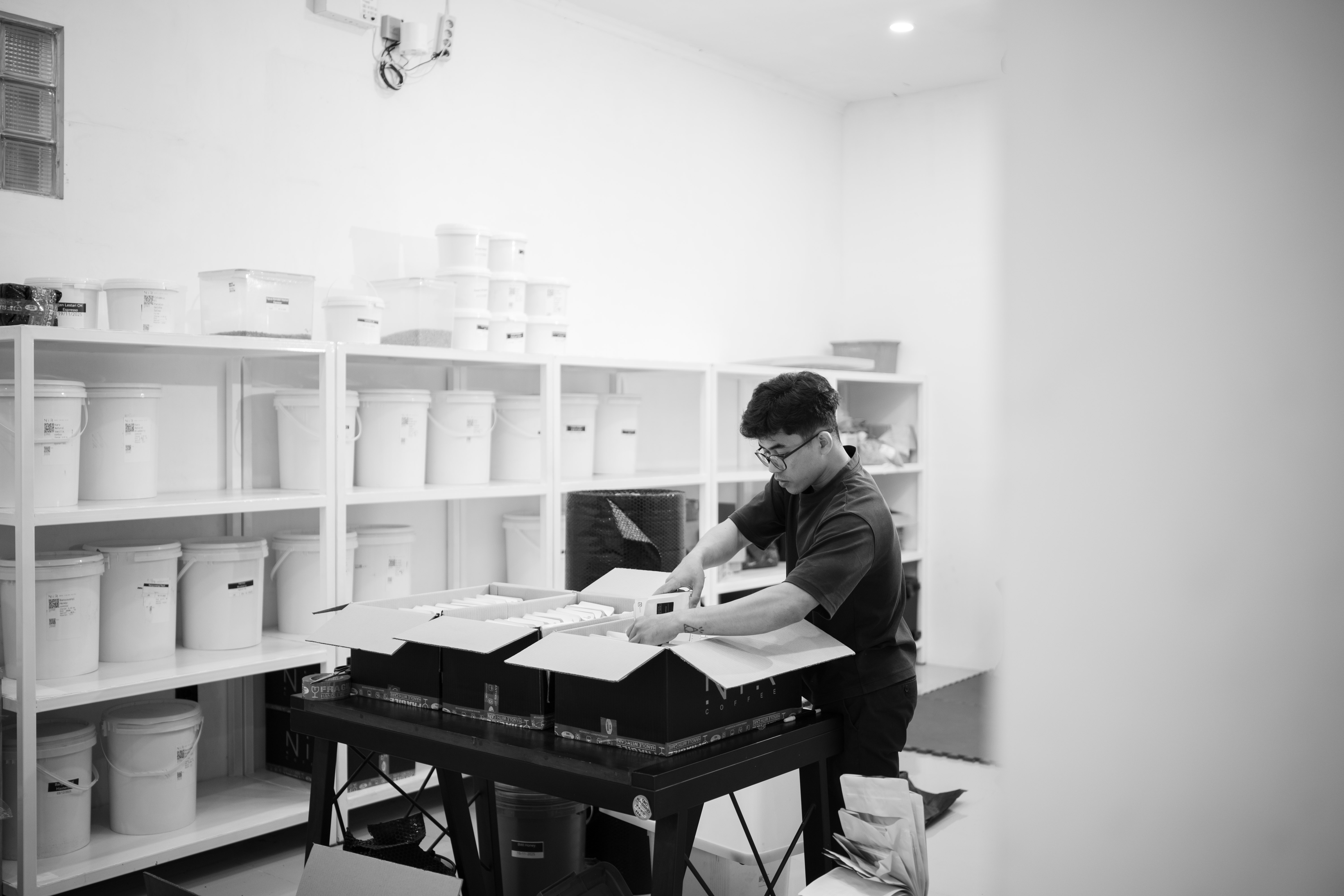 Wholesale — partnership program for cafés, roasteries and hotels